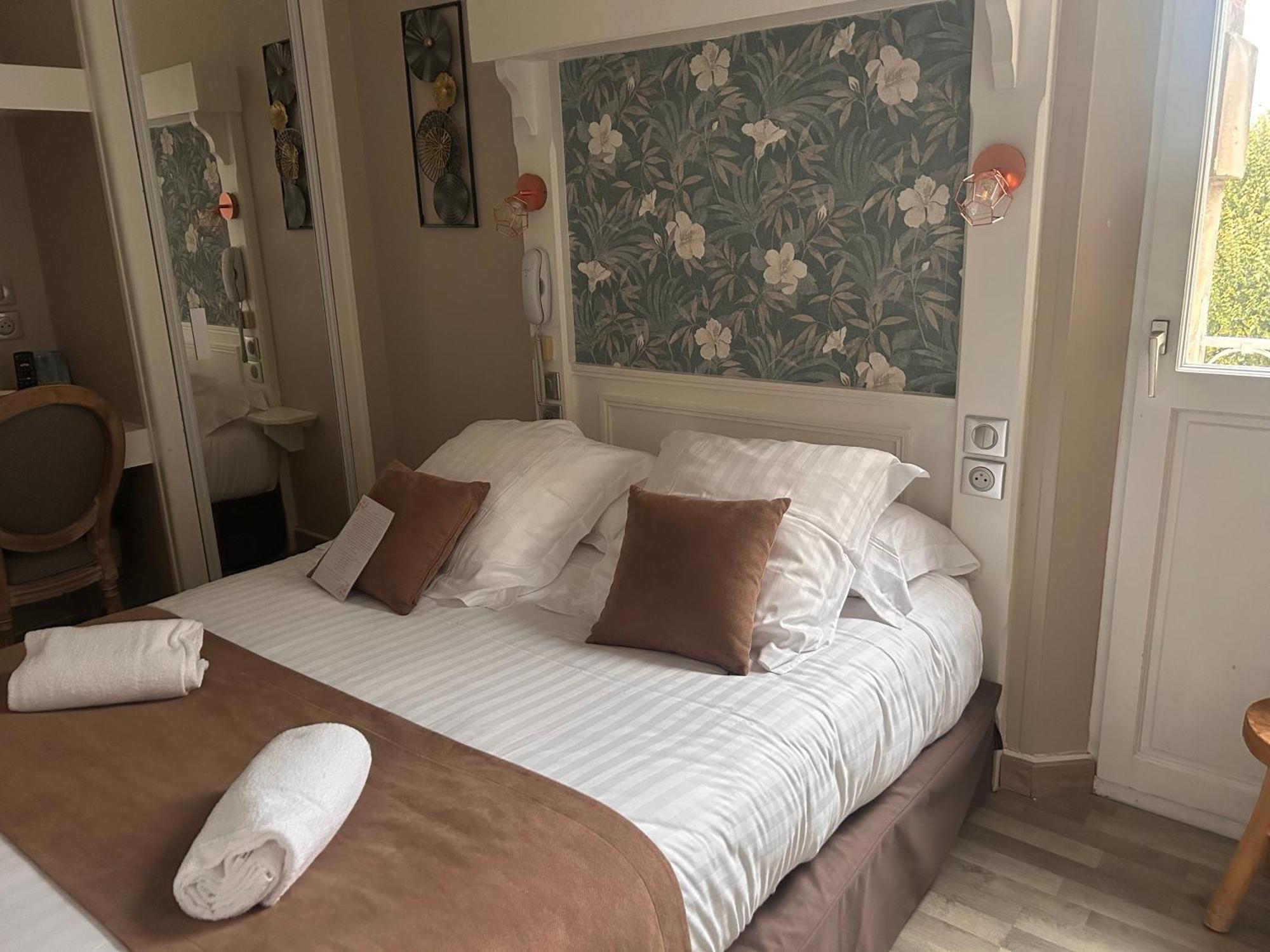 Logis Hotel- Restaurant Le Relais Guillaume De Normandy サン・ヴァルリー・シュル・ソンム エクステリア 写真